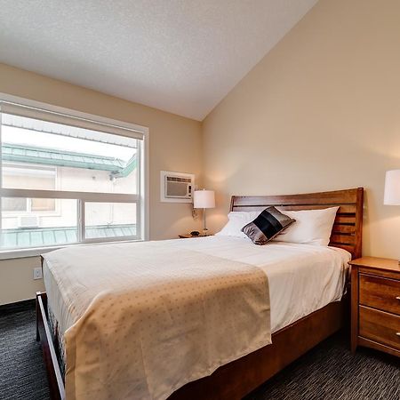 Inn Of The Rockies Канмор Экстерьер фото