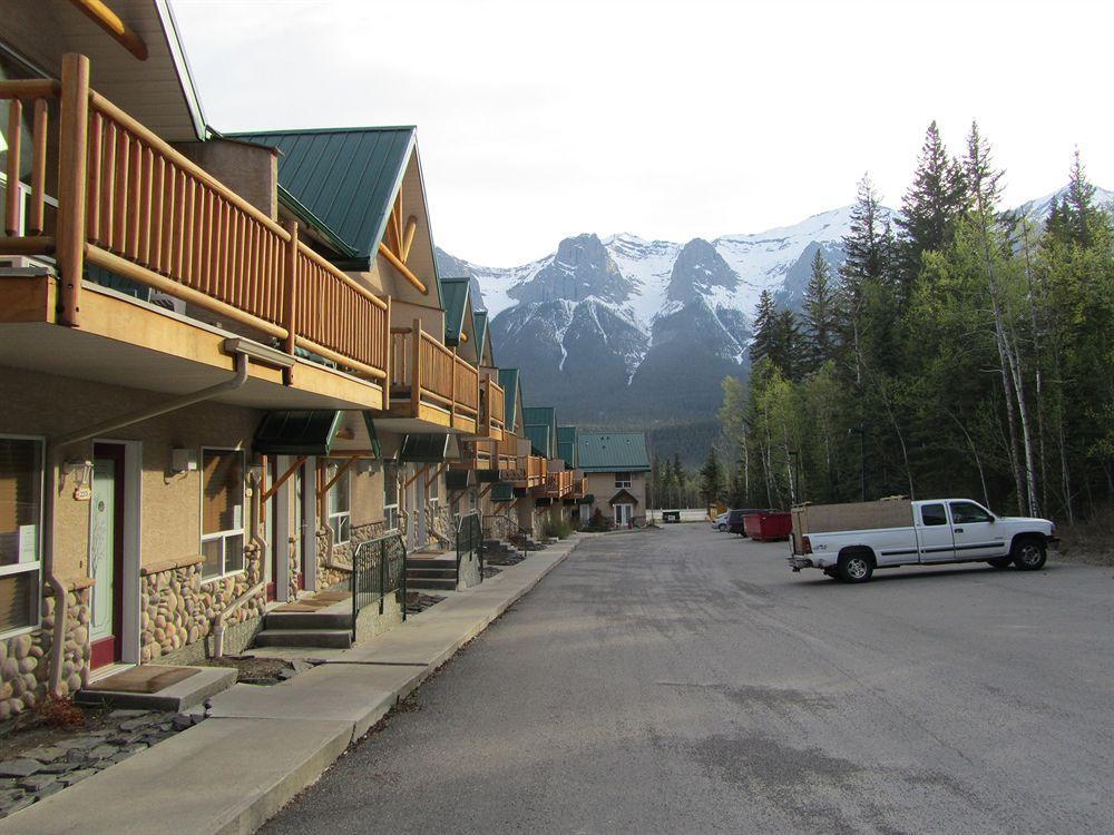 Inn Of The Rockies Канмор Экстерьер фото