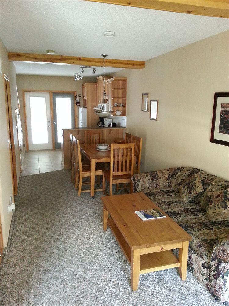 Inn Of The Rockies Канмор Экстерьер фото