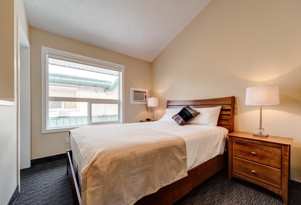 Inn Of The Rockies Канмор Экстерьер фото