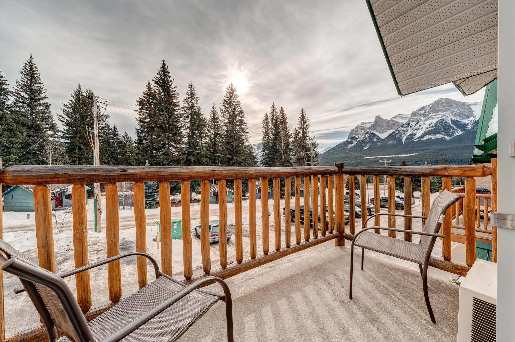 Inn Of The Rockies Канмор Экстерьер фото